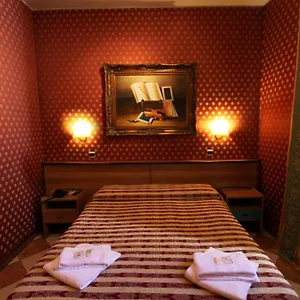 Hollywood Hotel